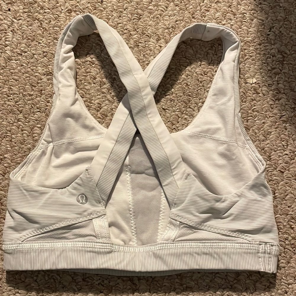 Lululemon sports bra